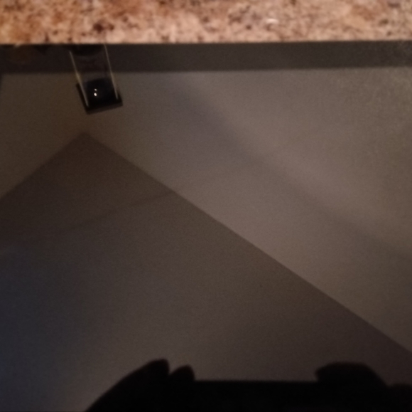 Ipad 2nd generation (locked) - Picture 3 of 4